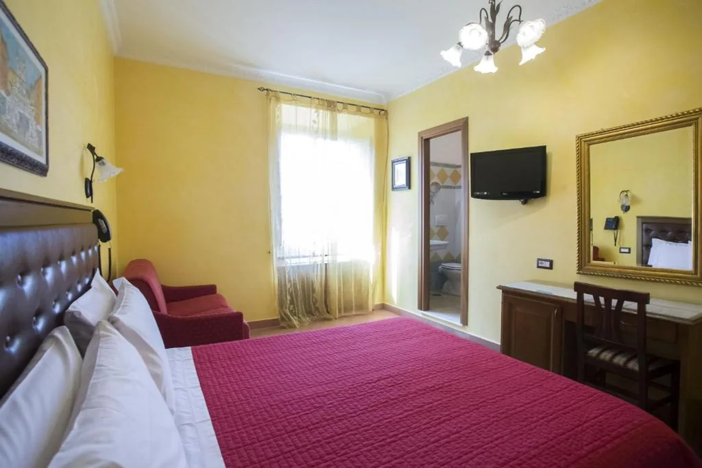 Camera Superior Matrimoniale/Doppia con Letti Singoli — Anthony Guesthouse