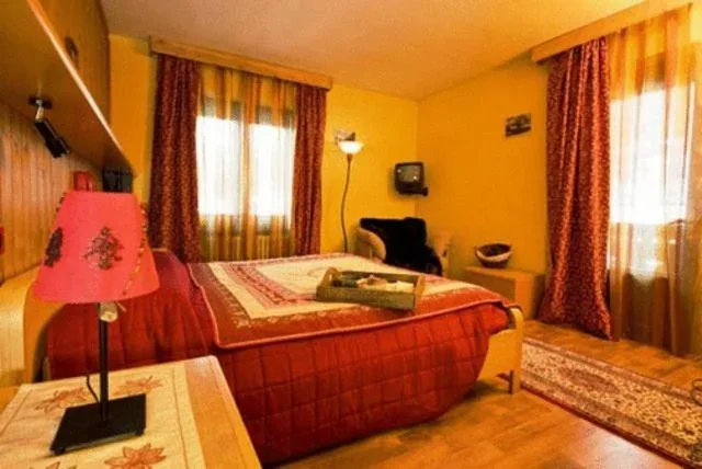 Camera Superior Matrimoniale/Doppia con Letti Singoli — Apartments Suites LAC BLEU