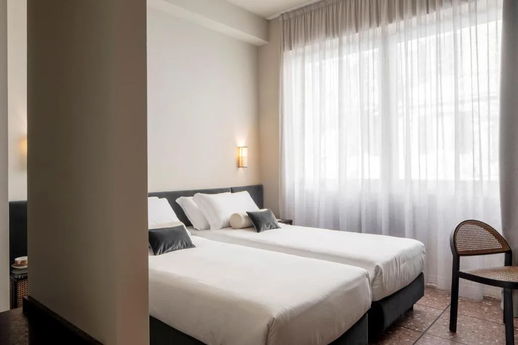 Camera Superior Matrimoniale/Doppia con Letti Singoli — ATEL Guest House