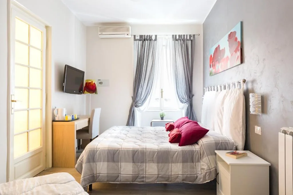 Superior Double/Twin Room with Single Beds — B&B Calamatta