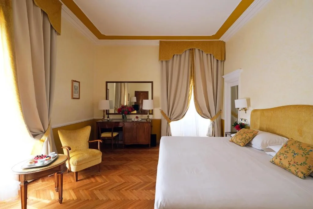 Camera Superior Matrimoniale/Doppia con Letti Singoli — Bettoja Hotel Massimo d’Azeglio