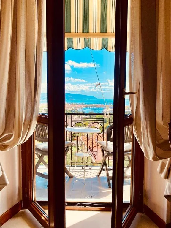 Superior Double/Twin Room with Sea View — Cá Leon