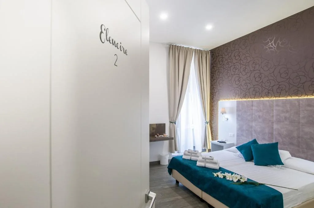 Camera Superior Matrimoniale/Doppia con Letti Singoli — Elenoire Rooms & Suite