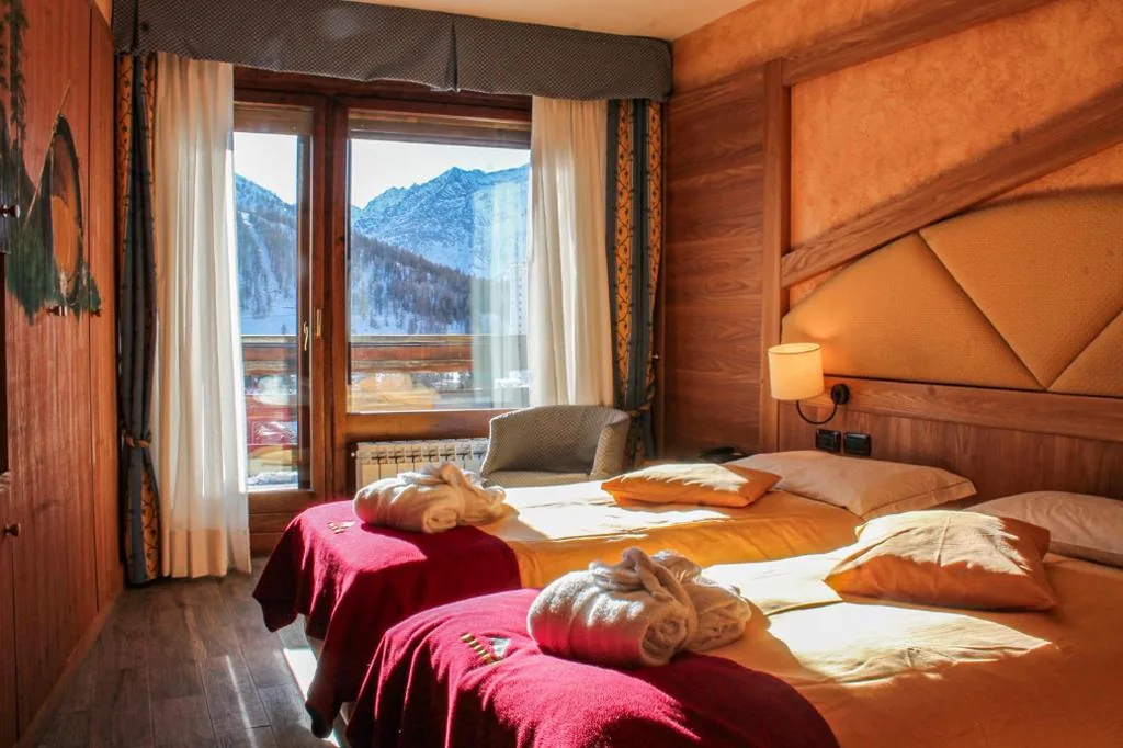 Camera Superior Matrimoniale/Doppia con Letti Singoli — Grand Hotel Sestriere