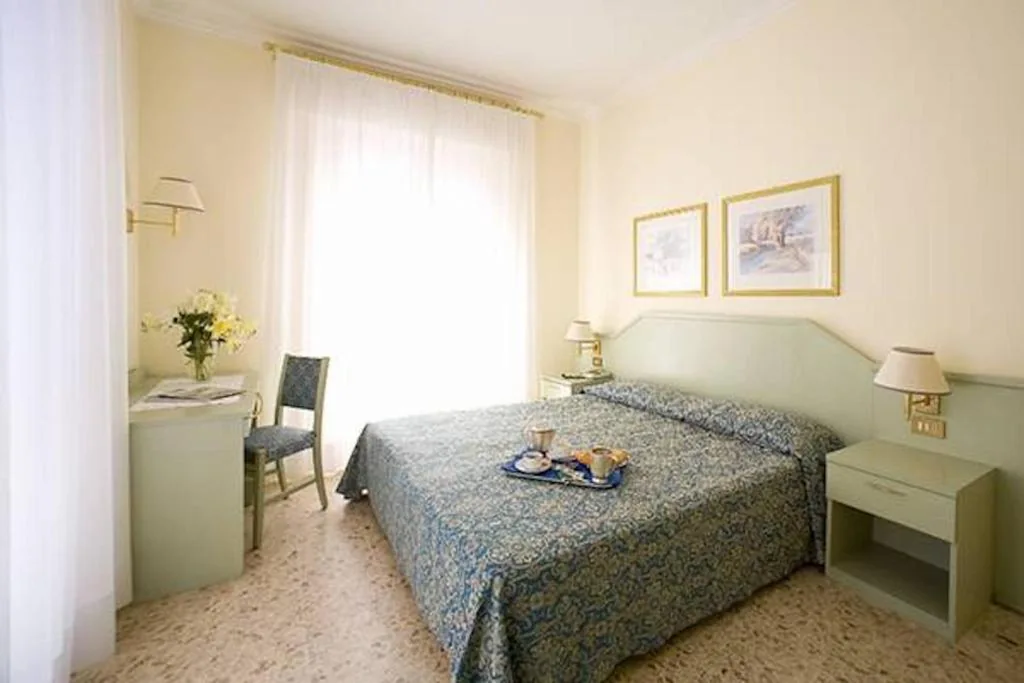 Camera Superior Matrimoniale/Doppia con Letti Singoli — Hotel Aida