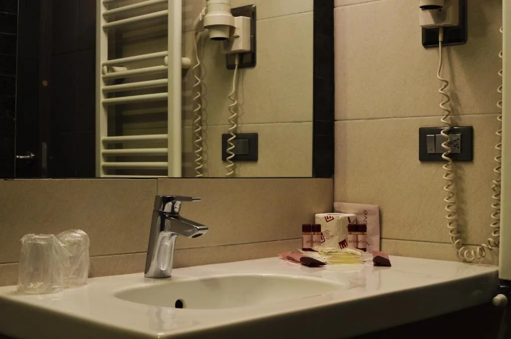 Camera Superior Matrimoniale/Doppia con Letti Singoli — Hotel Artis