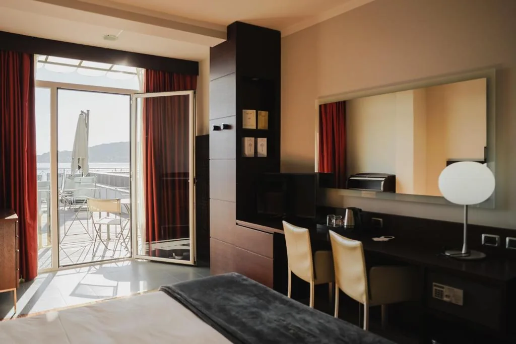 Superior Double/Twin Room with Lake View — Hotel Bel Sit
