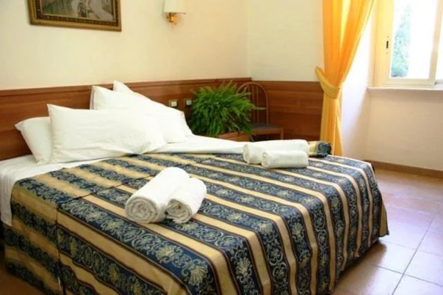 Camera Superior Matrimoniale/Doppia con Letti Singoli — Hotel Bolognese
