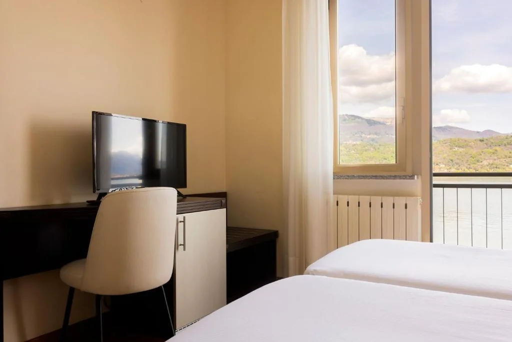 Camera Superior Matrimoniale/Doppia con Letti Singoli con Vista Lago — Hotel Carillon