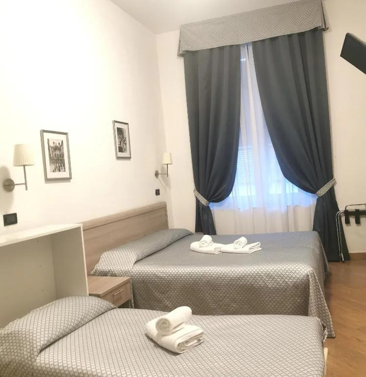 Camera Superior Matrimoniale/Doppia con Letti Singoli — Hotel Chopin