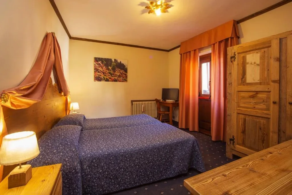 Camera Superior Matrimoniale/Doppia con Letti Singoli con Vista Montagna — Hotel Courmayeur