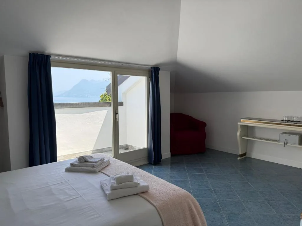Camera Superior Matrimoniale/Doppia con Letti Singoli con Vista Lago — Hotel La Fontana