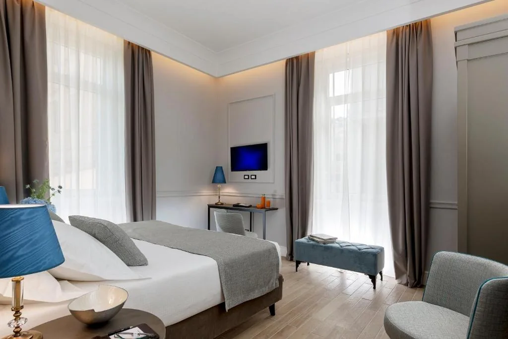 Camera Superior Matrimoniale/Doppia con Letti Singoli — Hotel La Ville Rome