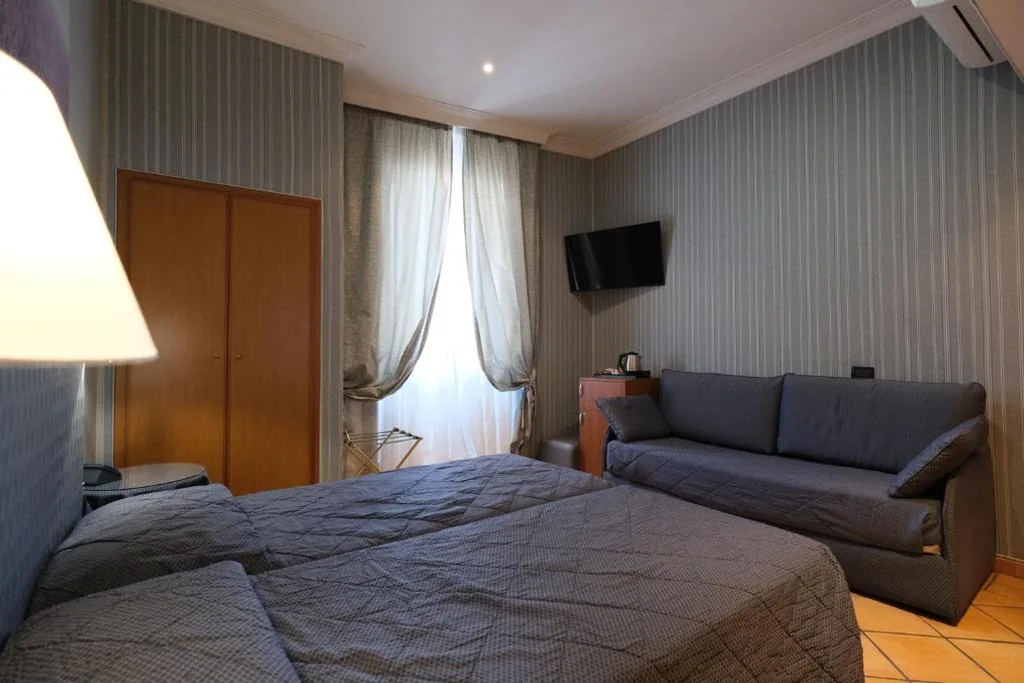 Camera Superior Matrimoniale/Doppia con Letti Singoli — Hotel Lirico