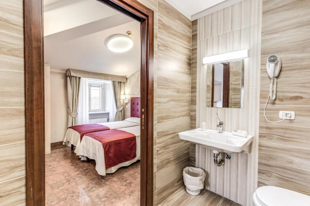 Superior Double Room with Twin Beds — Hotel Milo