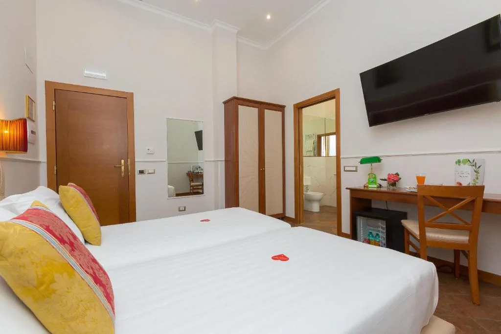 Camera Superior Matrimoniale/Doppia con Letti Singoli — Hotel Milton Roma