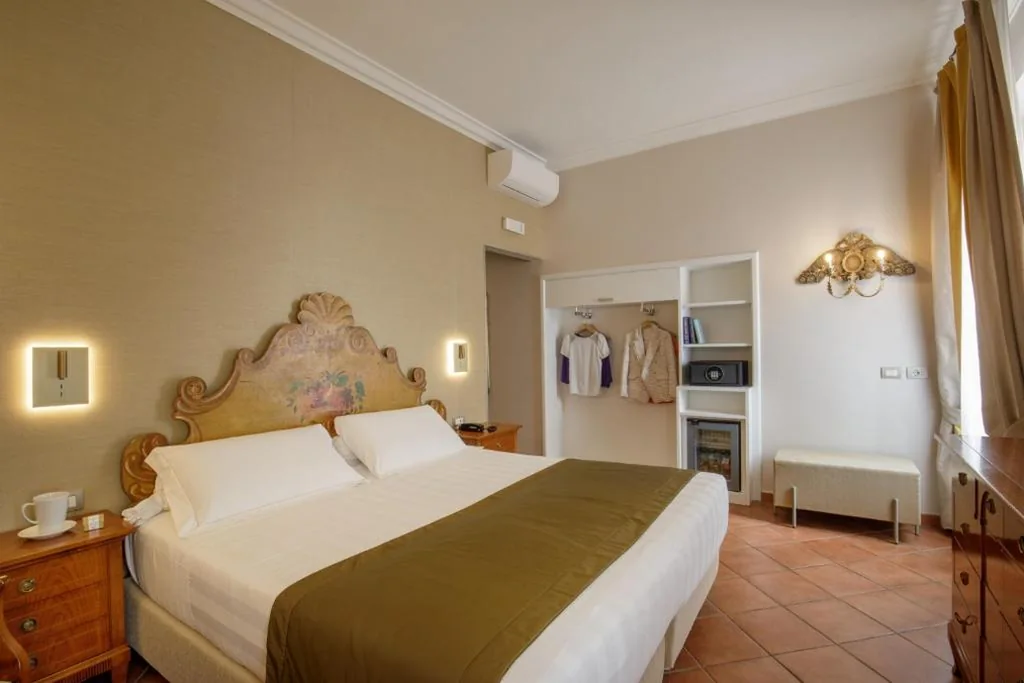 Camera Superior Matrimoniale/Doppia con Letti Singoli - Via dei Greci 23 — Hotel Mozart