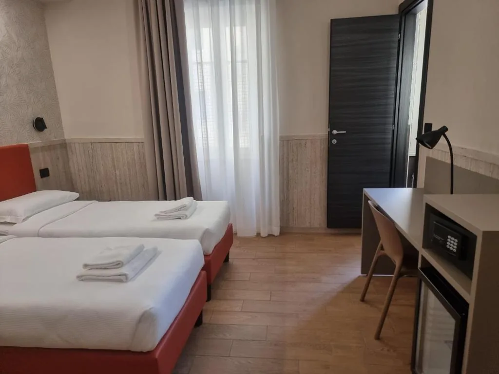 Superior Double/Twin Room — Hotel Pyramid