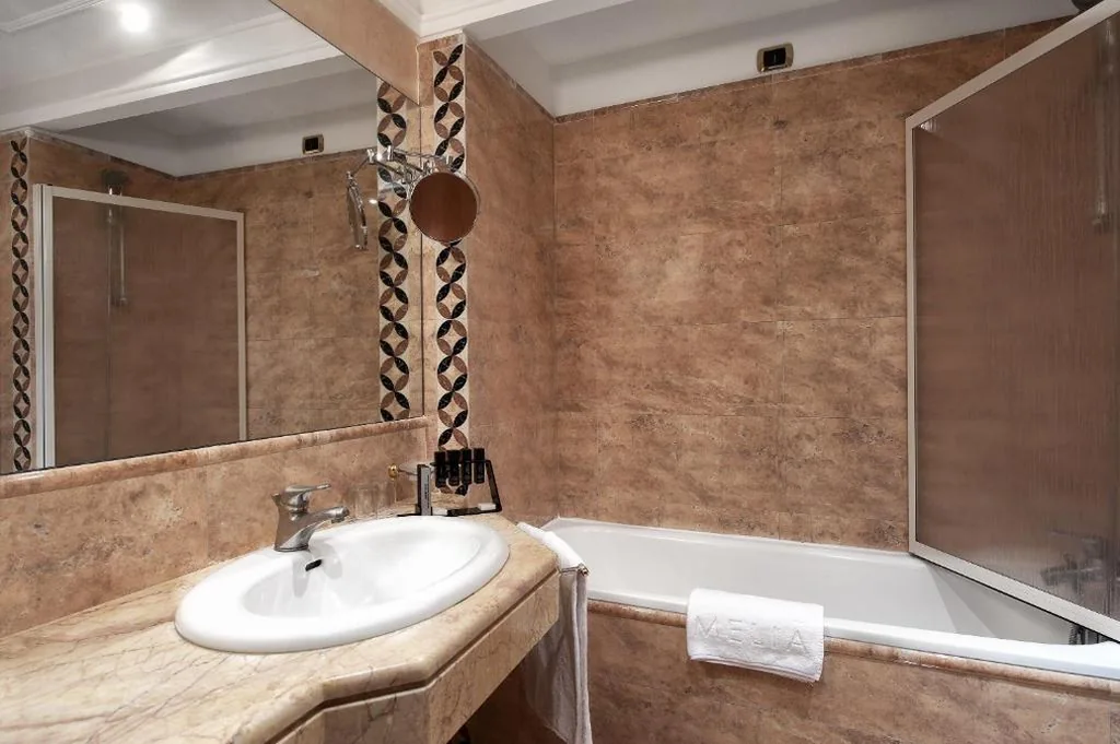 Superior Double/Twin Room — Hotel Roma Aurelia Antica