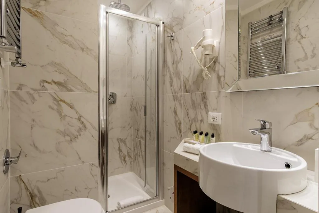Superior Double/Twin Room in the Annex — Hotel Smeraldo
