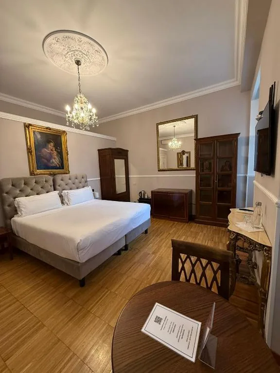 Superior Double/Twin Room — I TRE MOSCHETTIERI – D’ARTAGNAN Luxury Guest House