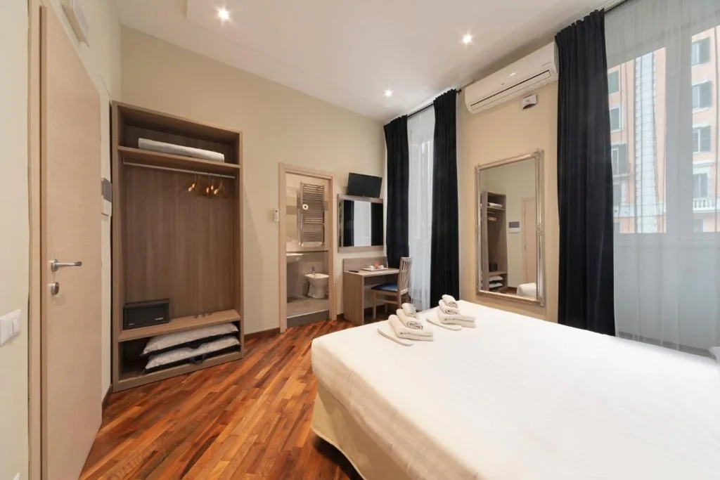 Camera Superior Matrimoniale/Doppia con Letti Singoli — La Grande Bellezza Guest House Rome