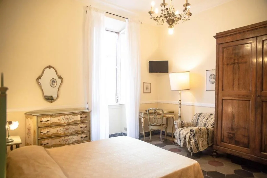 Camera Superior Matrimoniale/Doppia con Letti Singoli con Letto Supplementare e Vista Città — Residenza Maritti Classic Rooms – Guesthouse