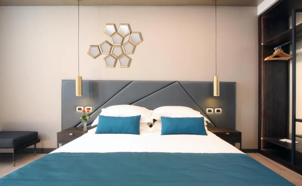 Superior Double/Twin Room — The Hive Hotel