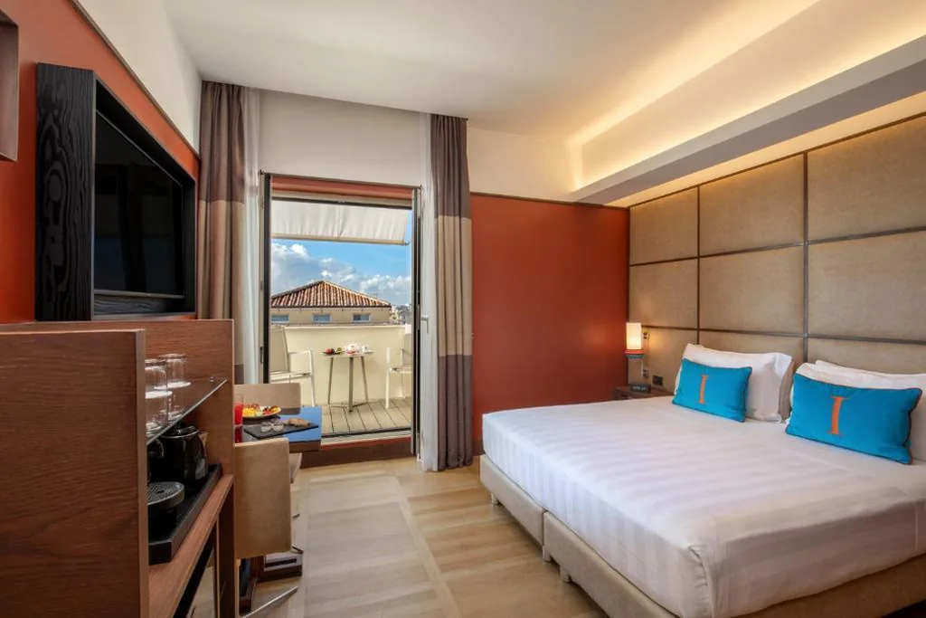 Superior Double/Twin Room with Balcony — The Independent Hotel