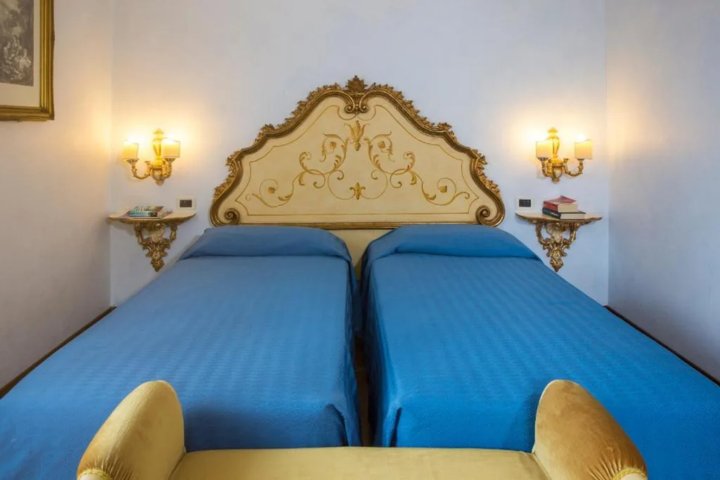 Camera Superior Matrimoniale/Doppia con Letti Singoli — Villa Tuscolana