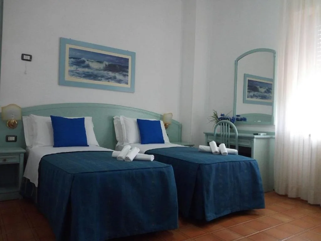 Superior Double Room or Twin Room with Beach Package — Hotel Mercede 2