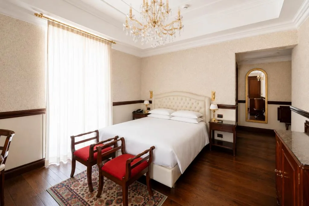 Superior Room — Phi Hotel Principe