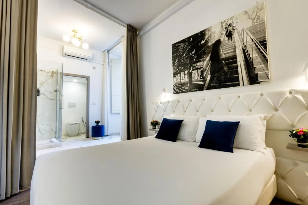 Camera Superior Romantic — V Collection Piazza Farnese Luxury Suites