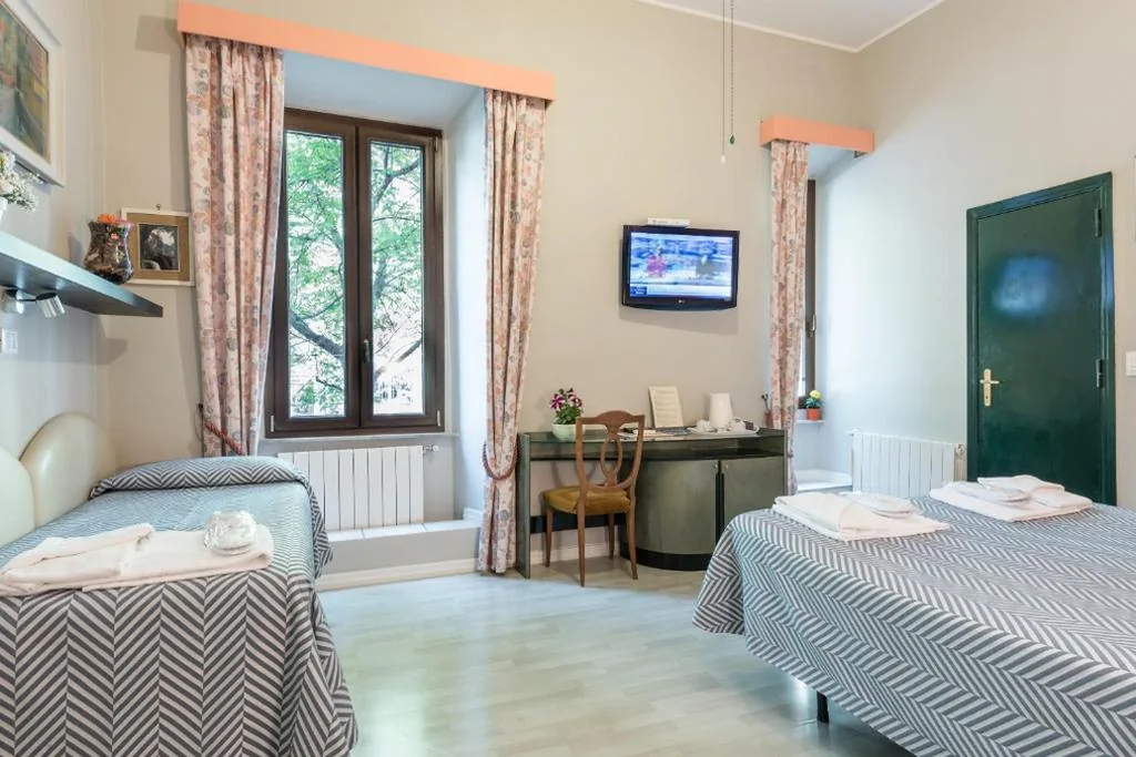 Camera Tripla — A Roma San Pietro Best Bed