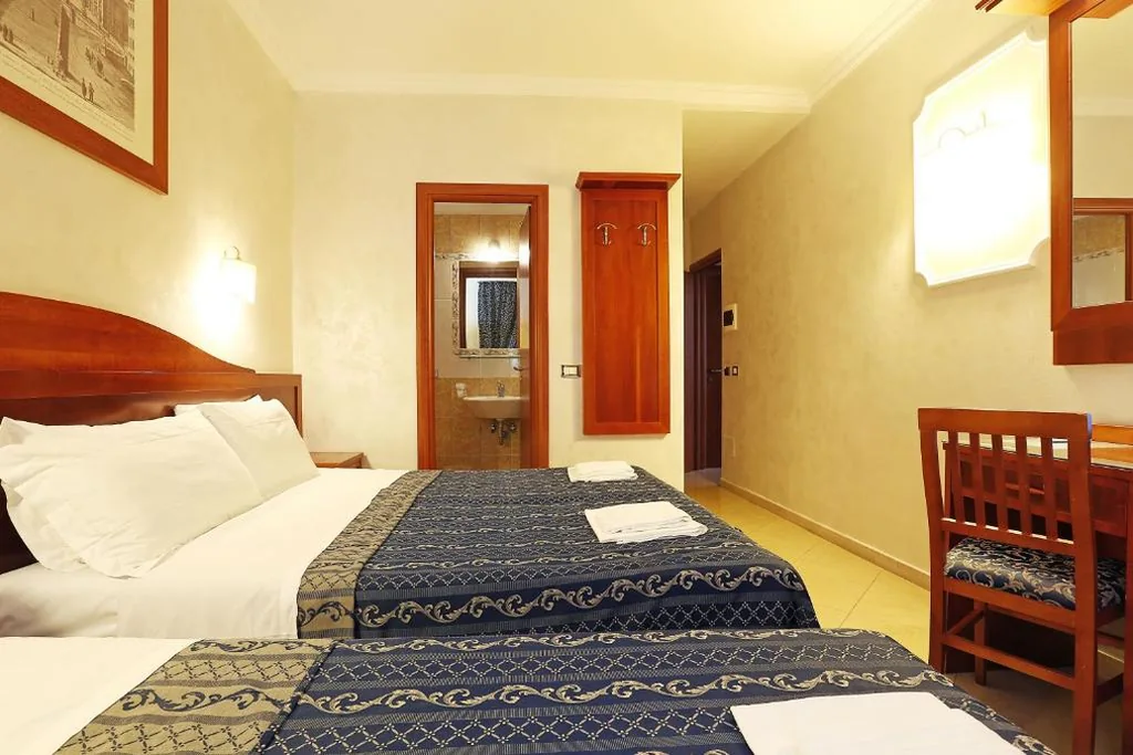 Triple Room — Adorasuite B&B