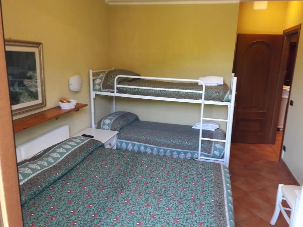 Triple Room — affittacamere la loggia