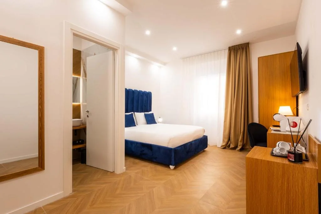 Triple Room — Affresco LR Collection