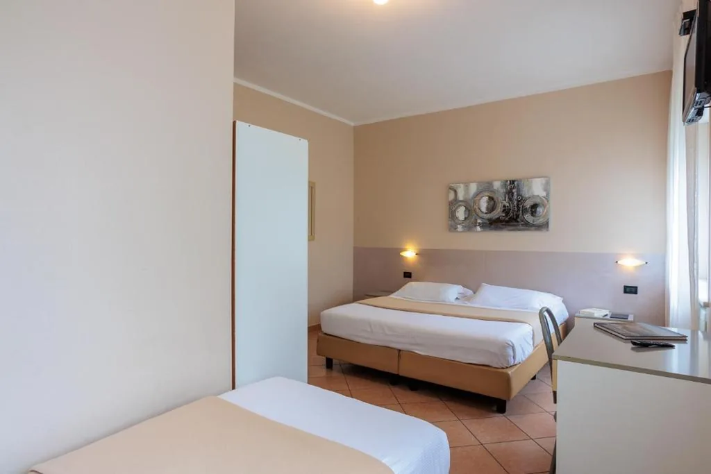 Triple Room — Al Centro
