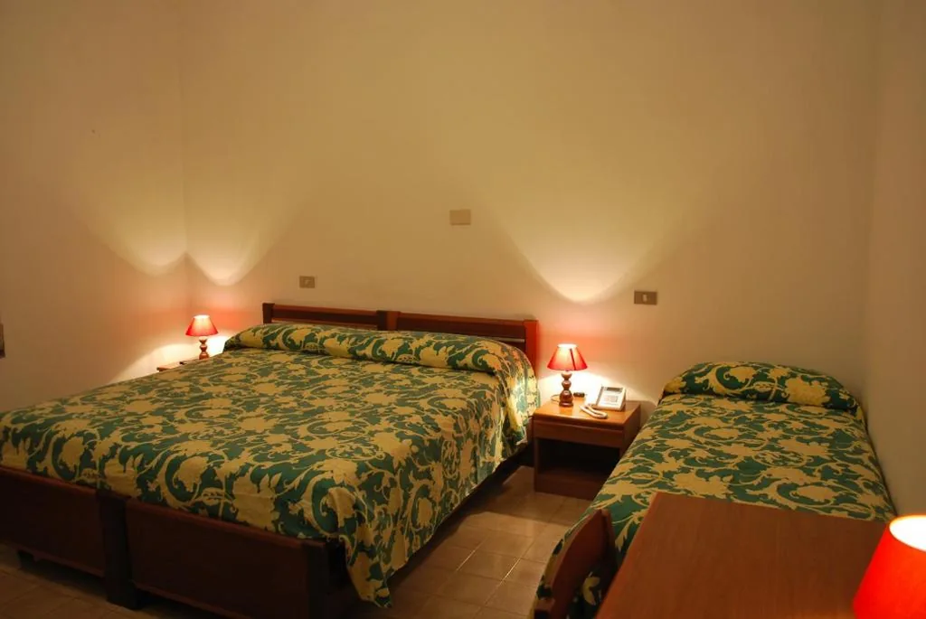 Camera Tripla — Albergo Smeraldo