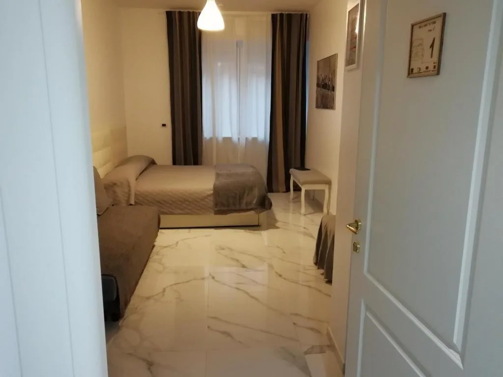 Camera Tripla Ampia — B&B Casa Nizza