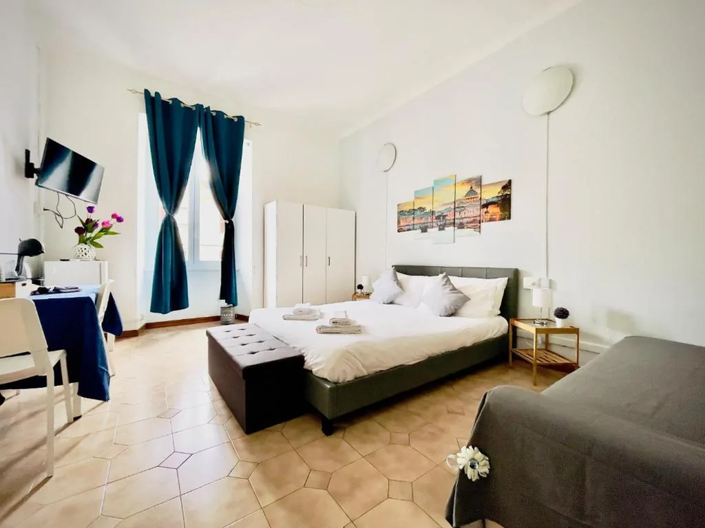 Large Triple Room — Rome Room Vatican
