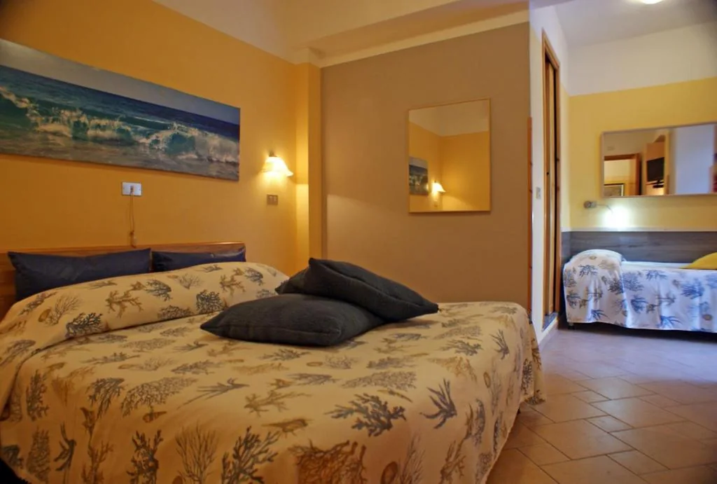 Camera Tripla Basic — Albergo La Pineta
