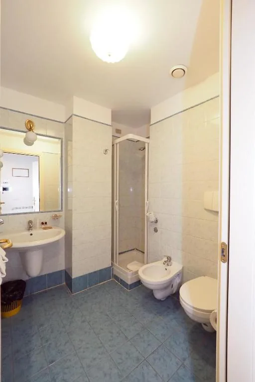 Camera Tripla Basic — Hotel Laura