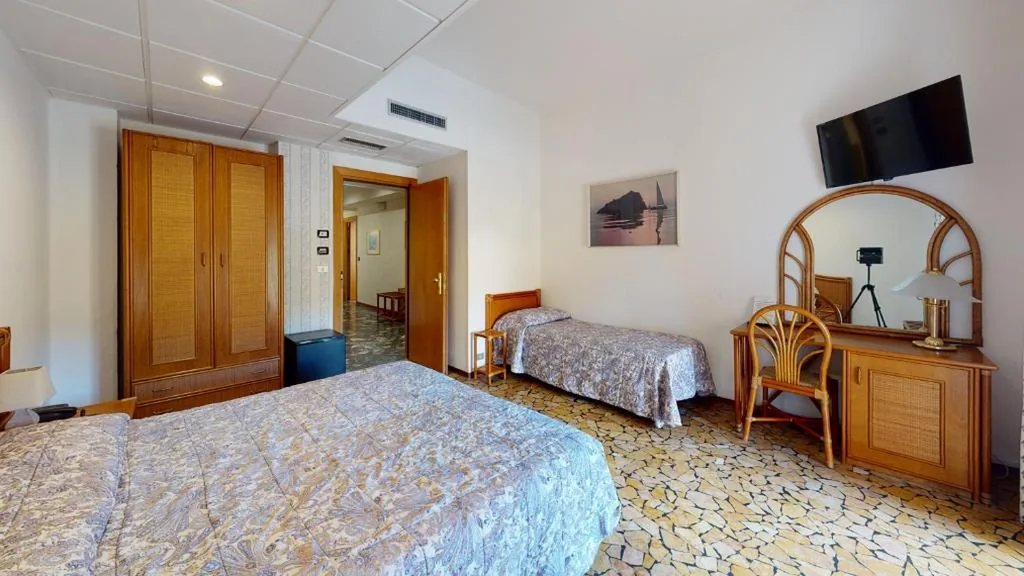 Camera Tripla Basic — Hotel Zunino