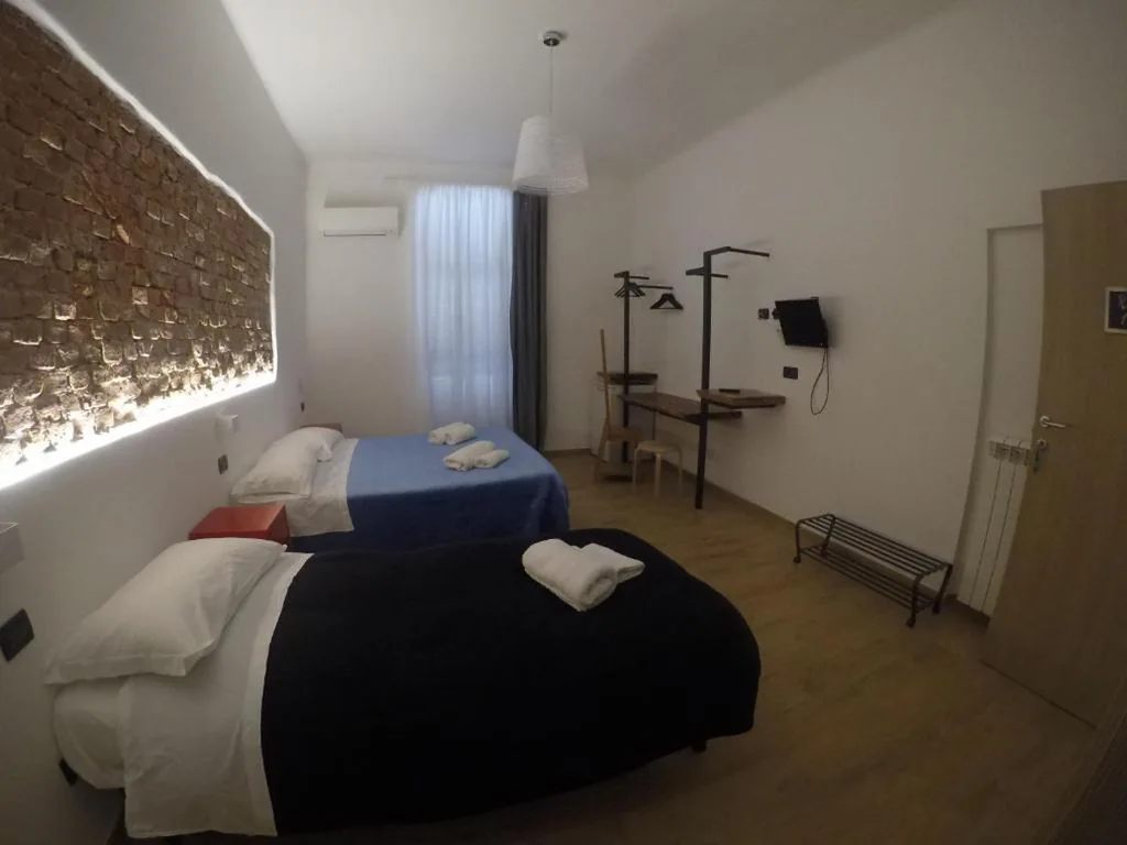 Camera Tripla — Bella Napoli Guesthouse Trattoria Pizzeria