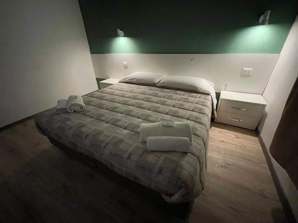 Camera Tripla Budget — guest house cernaia