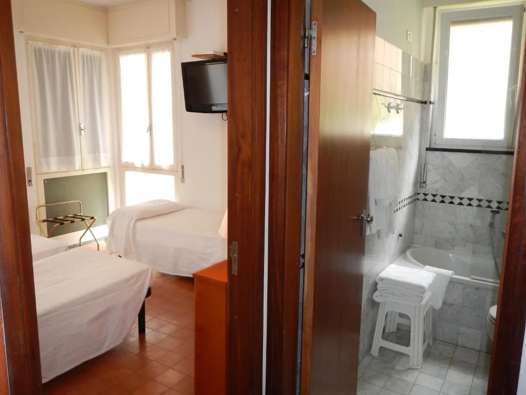 Camera Tripla Budget — Hotel Miriam