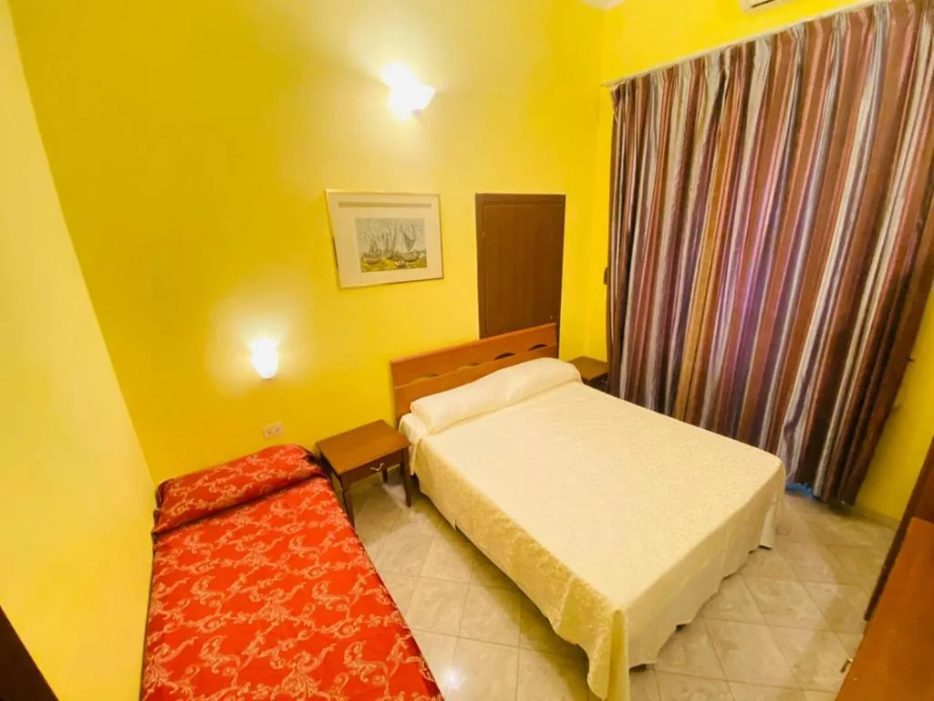 Budget Triple Room — Roma Guest House