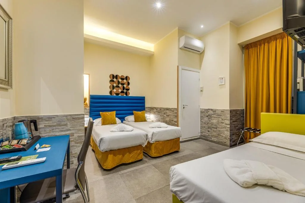 Budget Triple Room — Seven