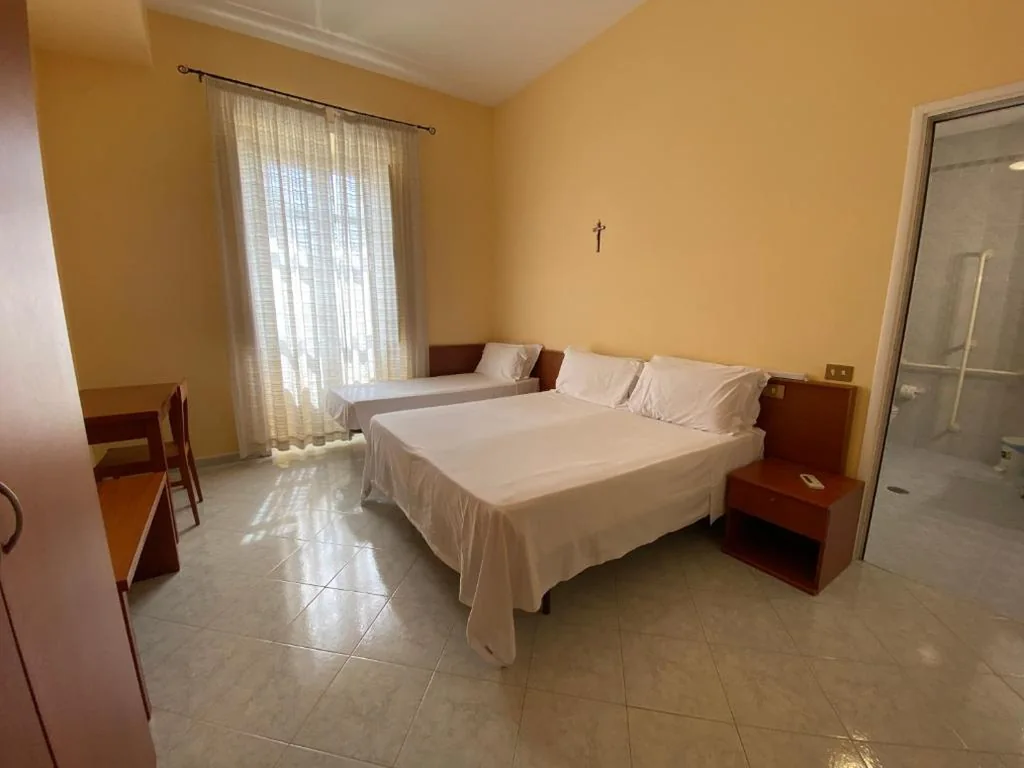 Camera Tripla Classic — Casa per Ferie Suore Salesiane dei Sacri Cuori